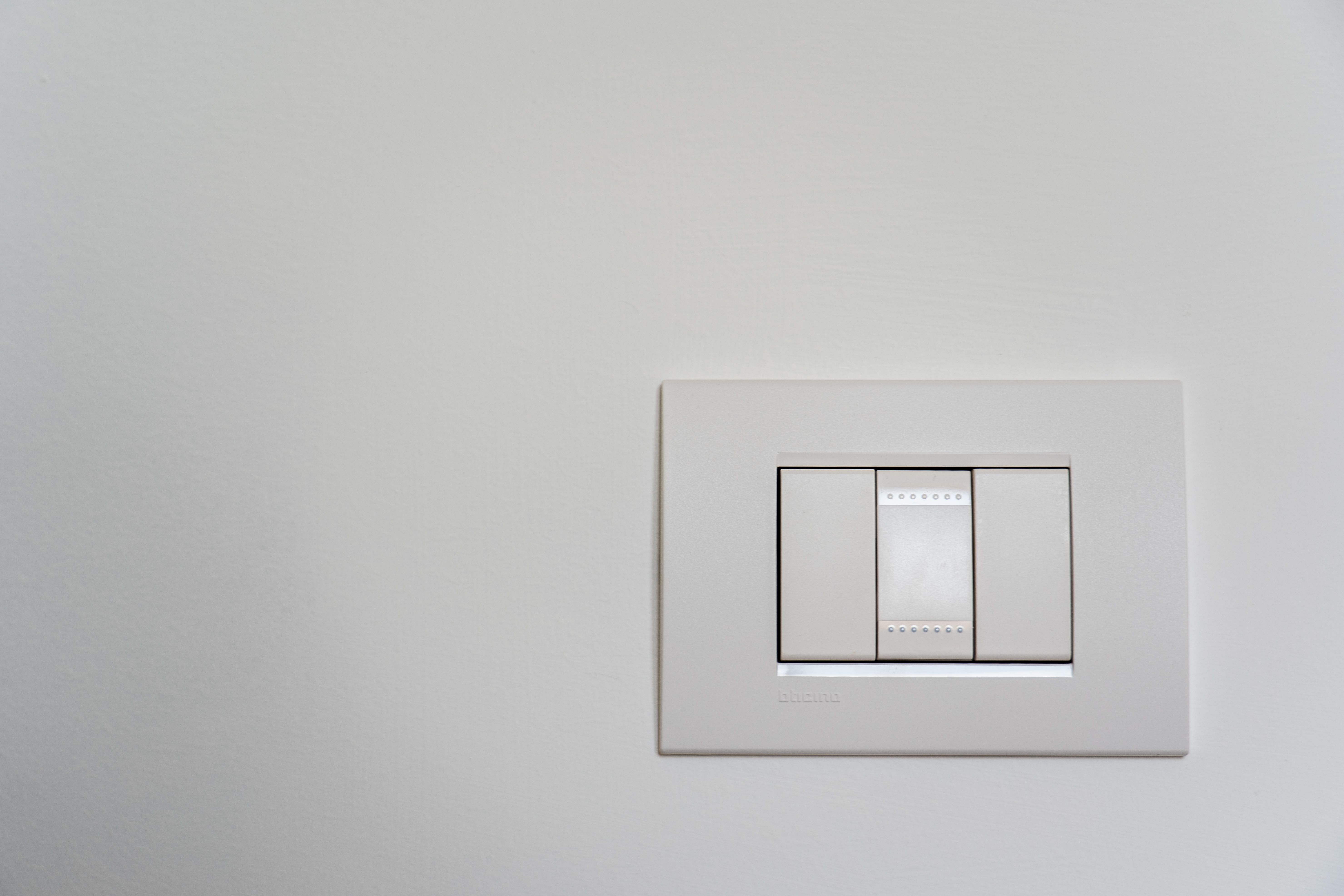 Dimmerschaltung für LED: Warum traditionelle Dimmer flackern und welcher Typ wirklich funktioniert
